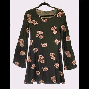 Forever 21 black floral long sleeve dresses size medium